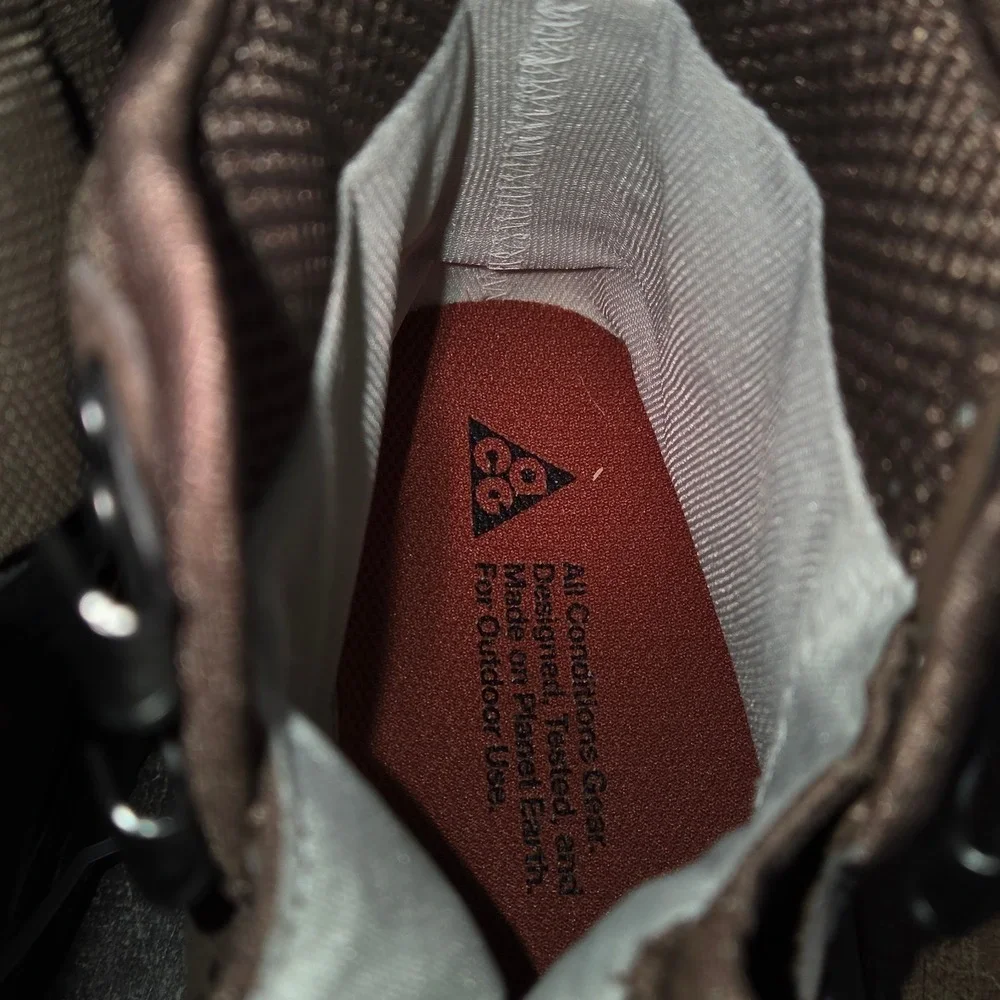 Nike ACG new tags